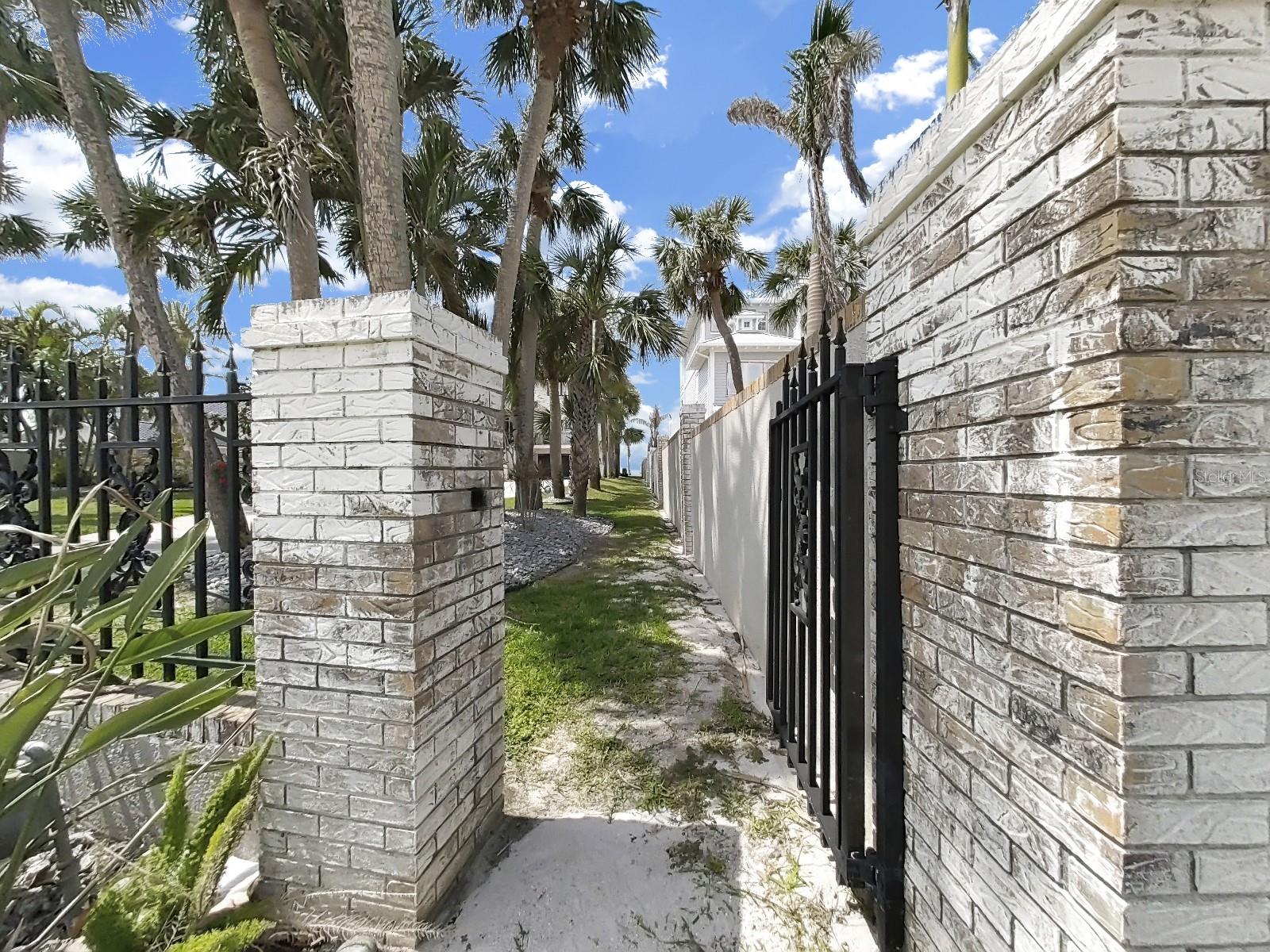 101 GULF BLVD, BELLEAIR BEACH, FL, 33786