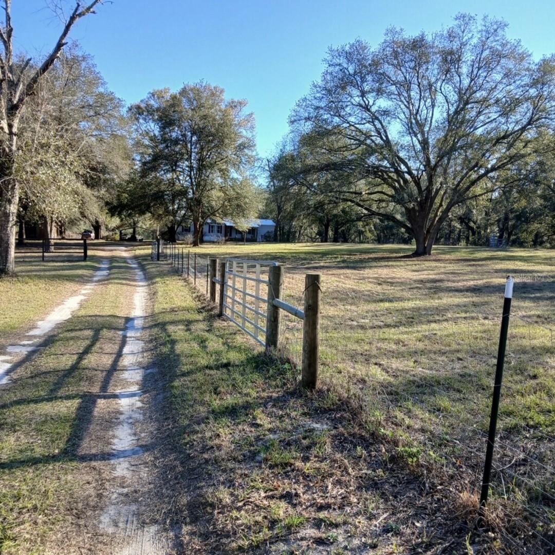 3006 NW SUWANNEE VALLEY RD, LAKE CITY, FL, 32055