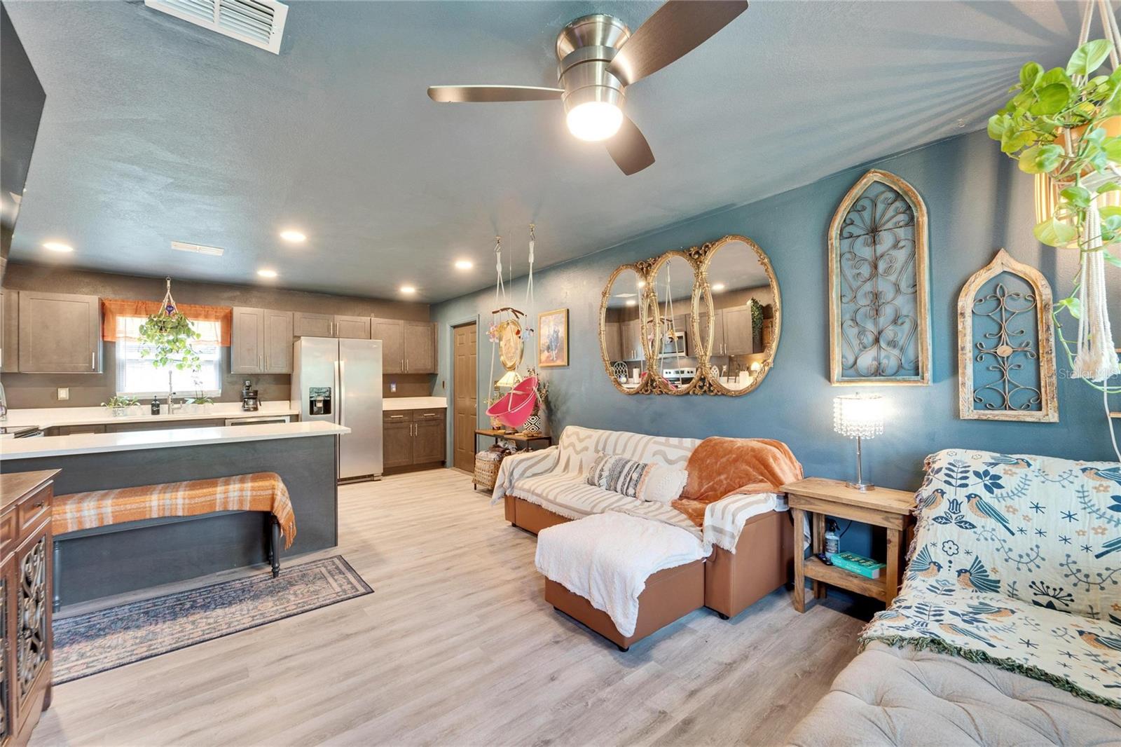 901 KING ST, PLANT CITY, FL, 33563