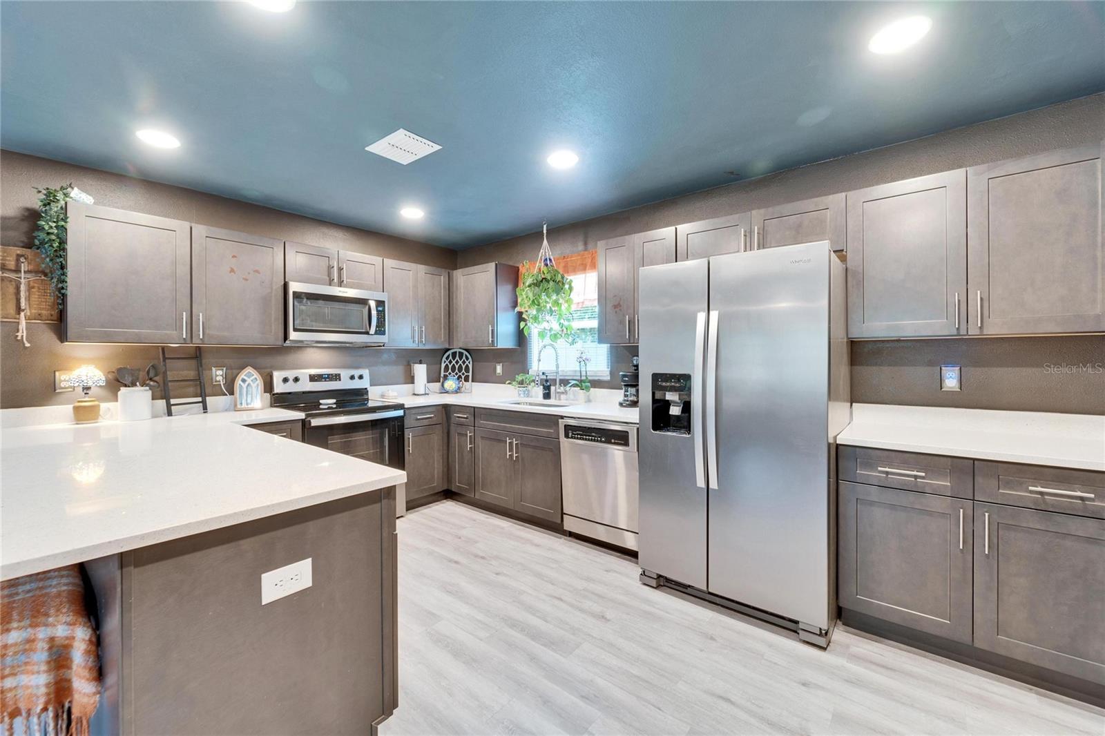 901 KING ST, PLANT CITY, FL, 33563