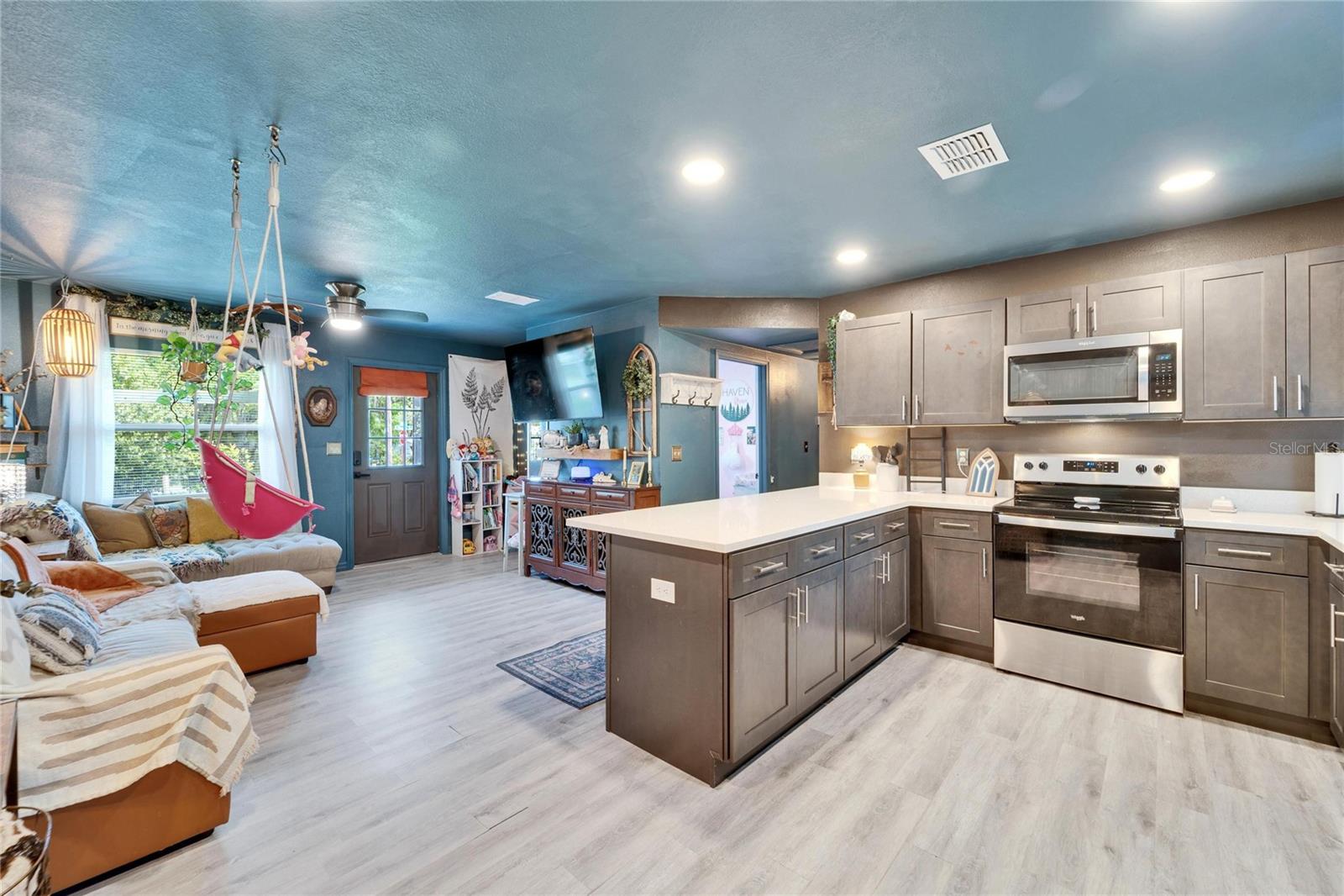 901 KING ST, PLANT CITY, FL, 33563