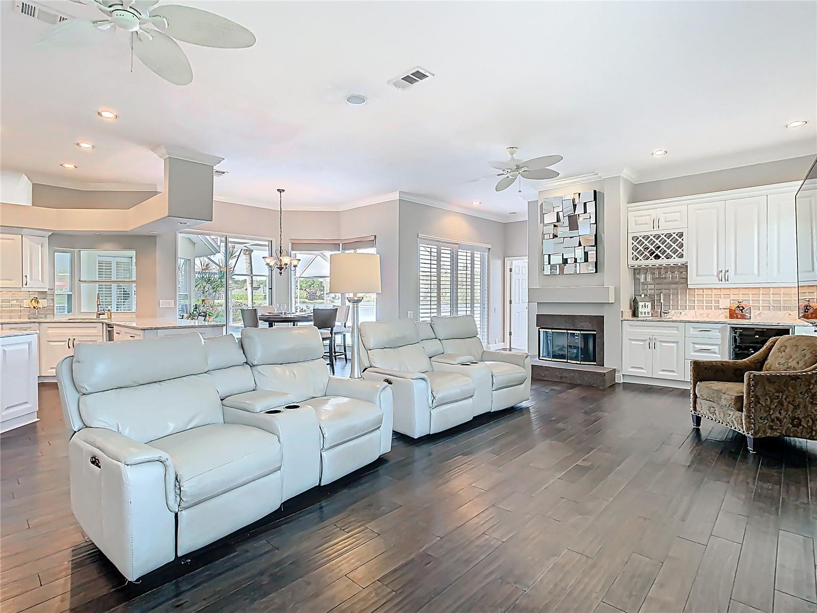 18652 AVENUE CAPRI, LUTZ, FL, 33558