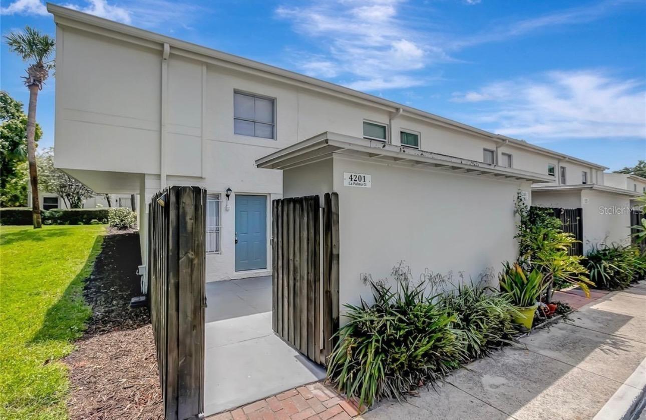 4201 LA PALMA CT, TAMPA, FL, 33611