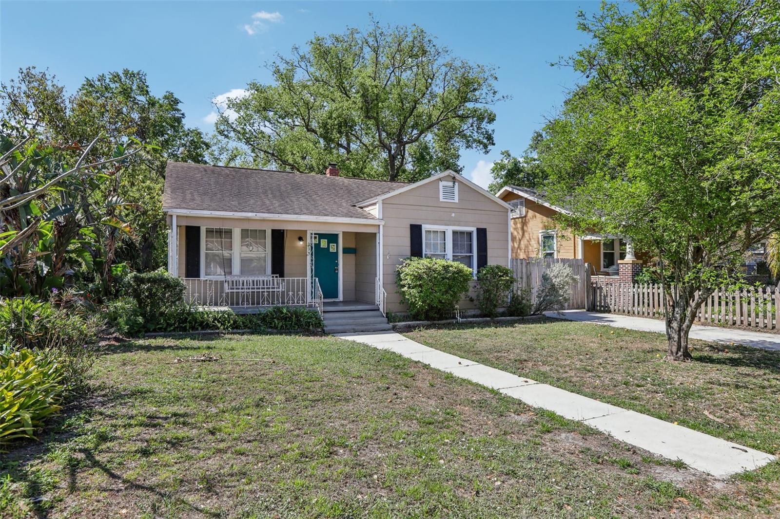 933 E SHADOWLAWN AVE, TAMPA, FL, 33603
