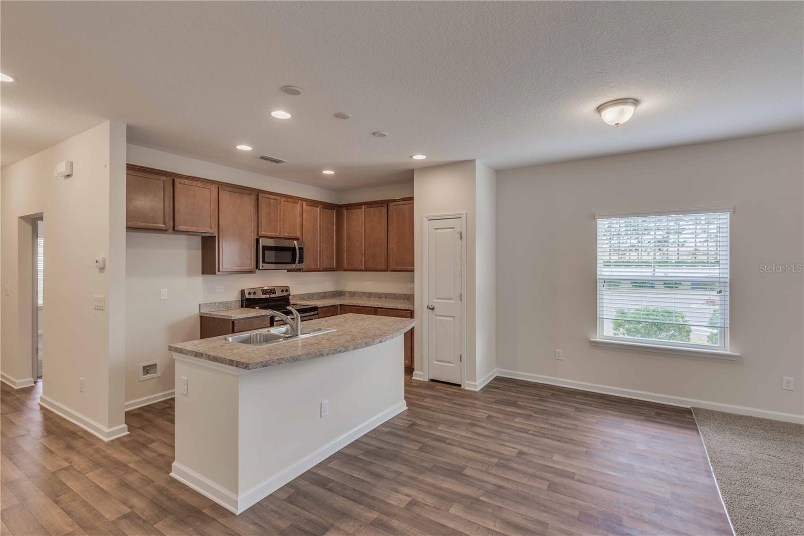 2051 MAVERICK CT, MINNEOLA, FL, 34715