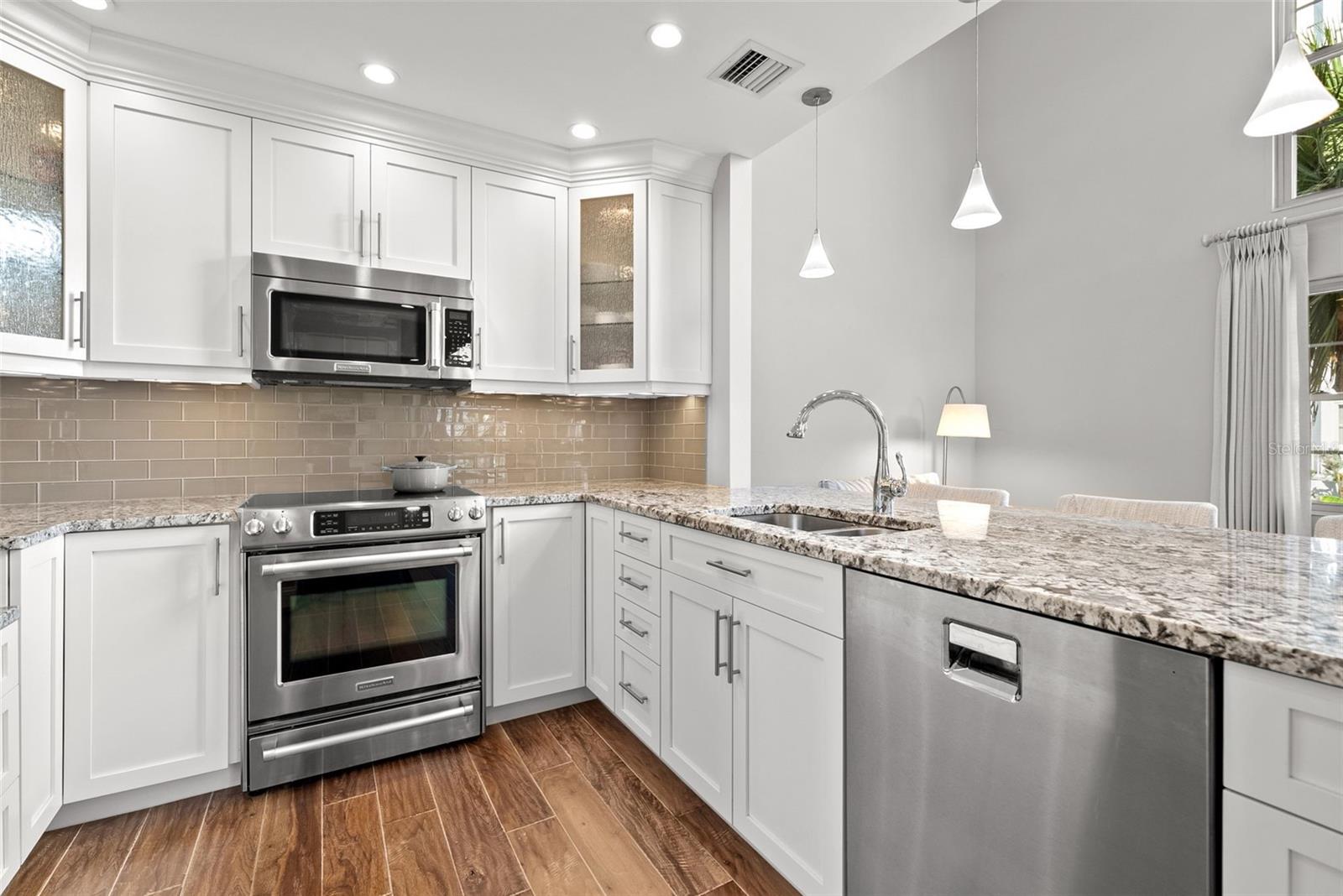 1163 COQUILLE ST #207, SARASOTA, FL, 34242
