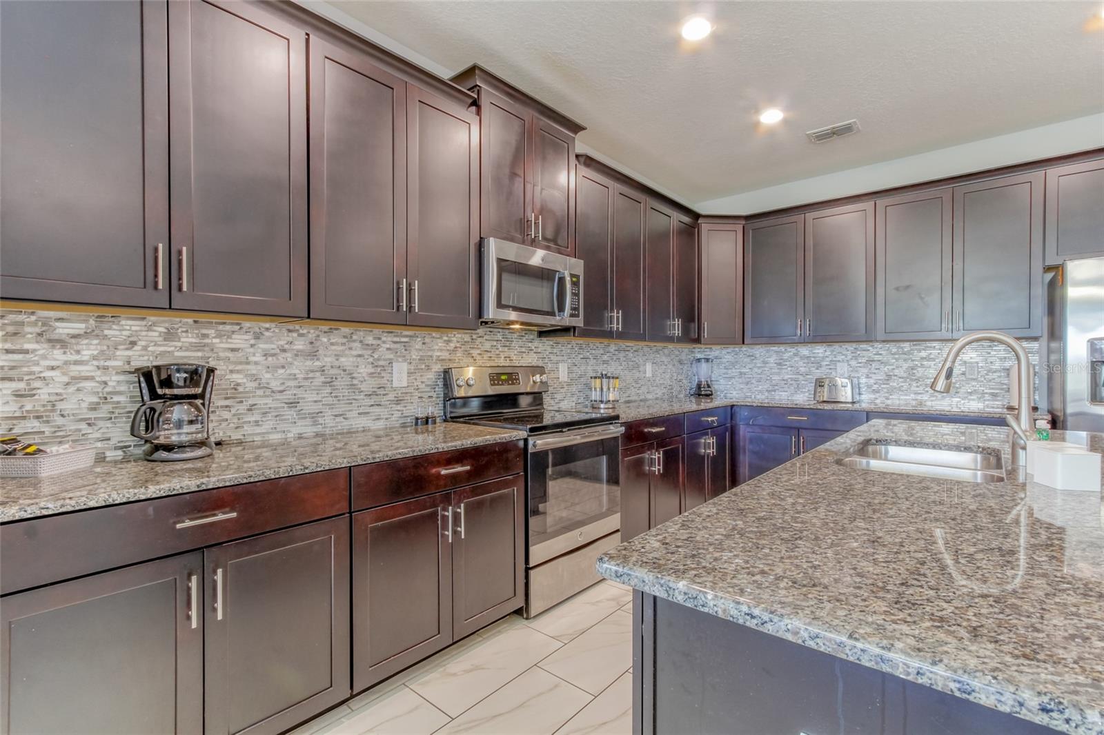 1628 MOON VALLEY DR, DAVENPORT, FL, 33896