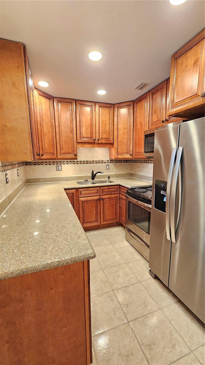 11722 RAINTREE LAKE LN #C, TAMPA, FL, 33617
