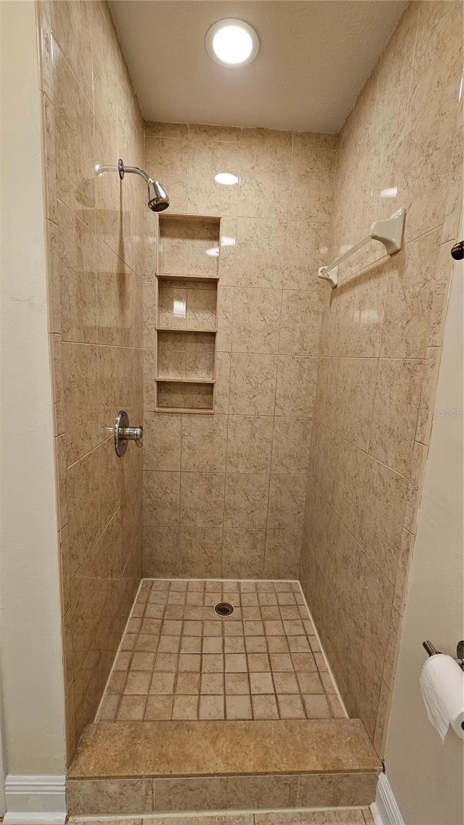 11722 RAINTREE LAKE LN #C, TAMPA, FL, 33617