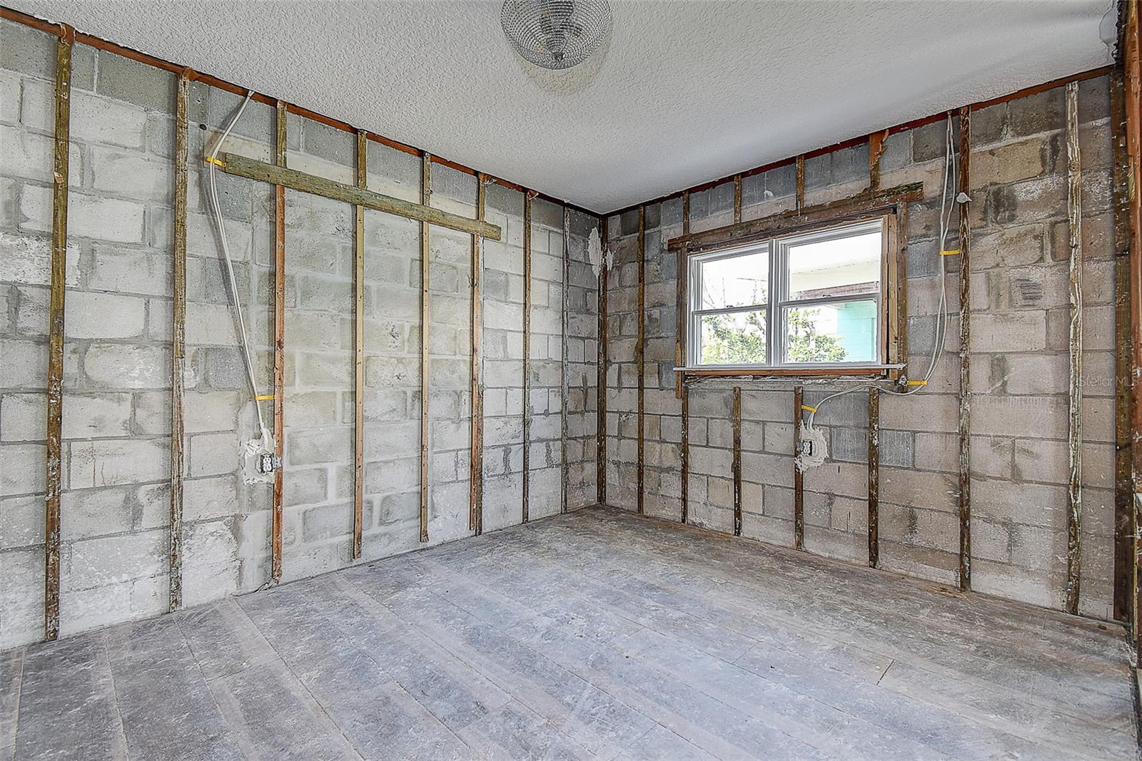 14043 E PARSLEY DR, MADEIRA BEACH, FL, 33708