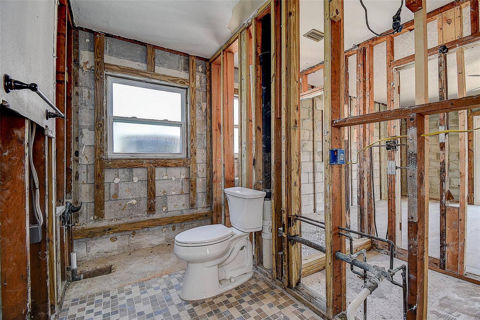 14043 E PARSLEY DR, MADEIRA BEACH, FL, 33708