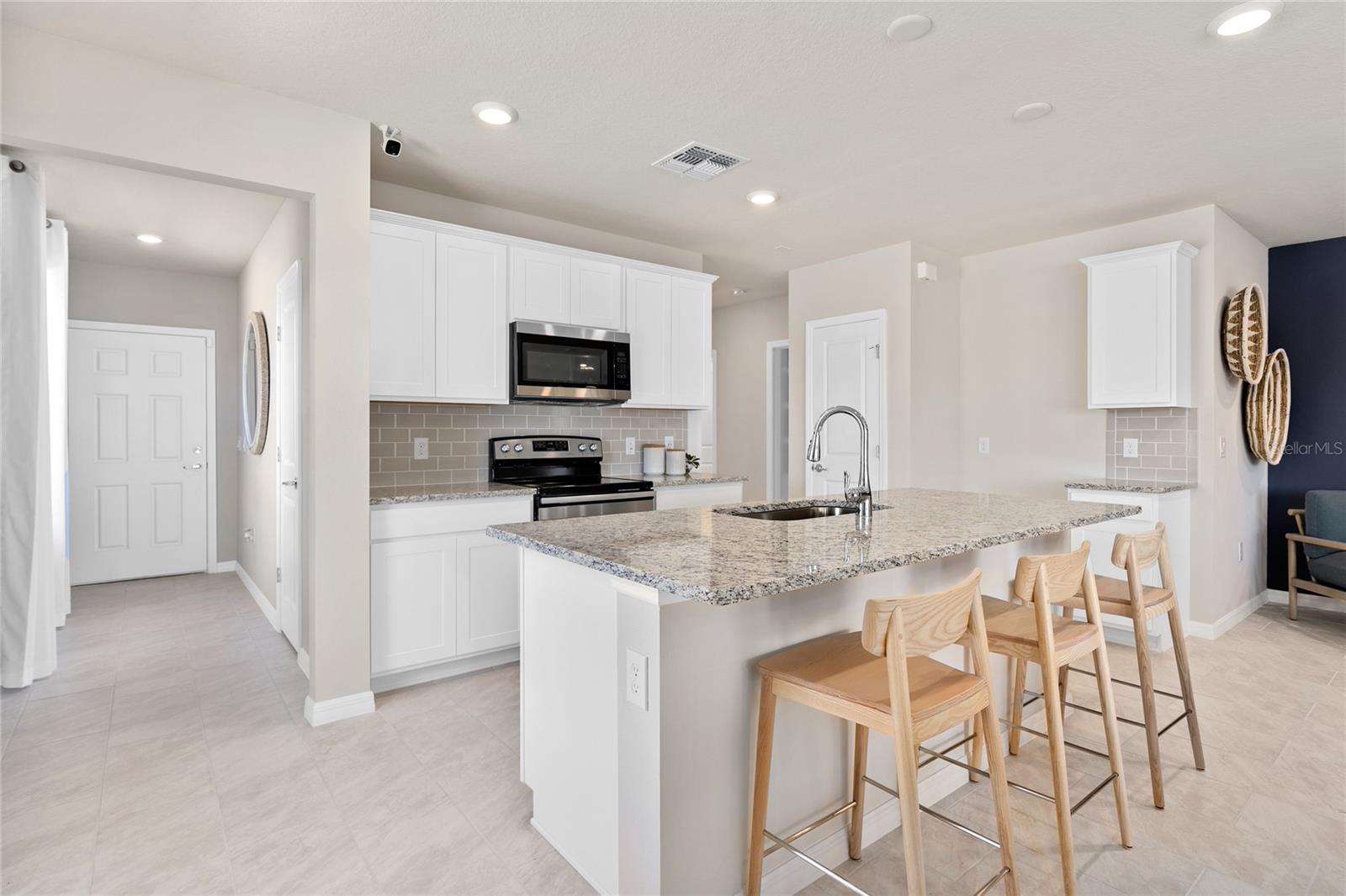 3611 CAMBRIDGE BROOK DR, DAVENPORT, FL, 33837