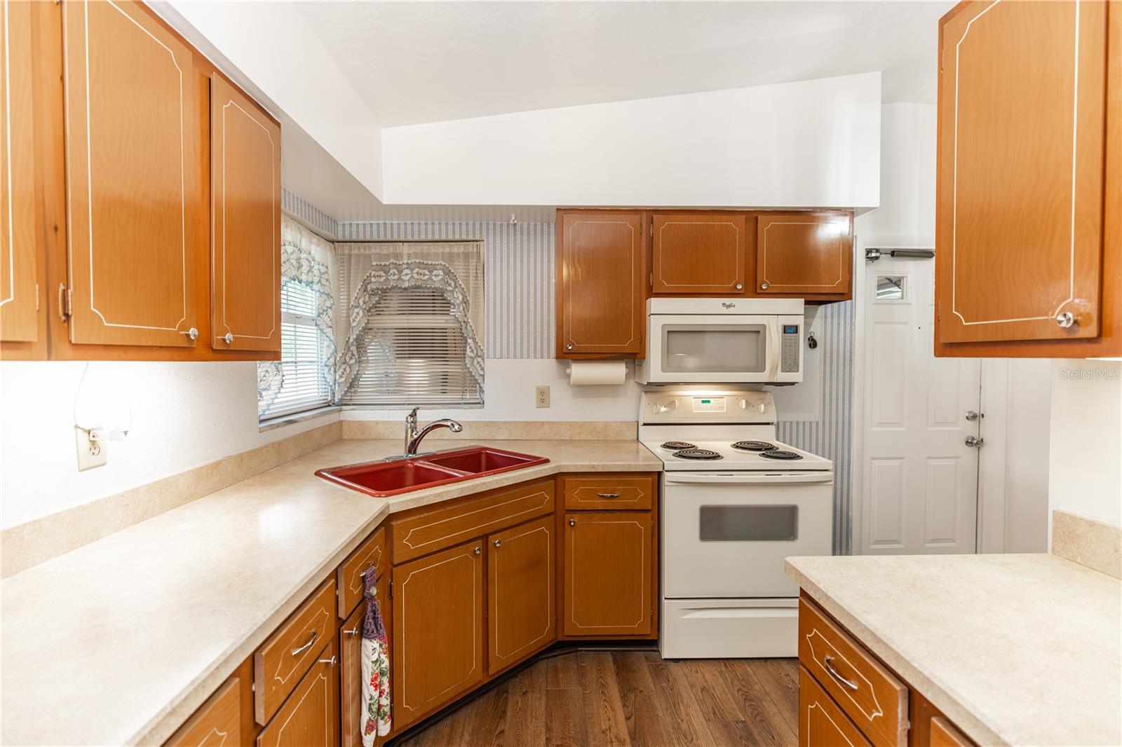 574 E NORMANDY BLVD, DELTONA, FL, 32725