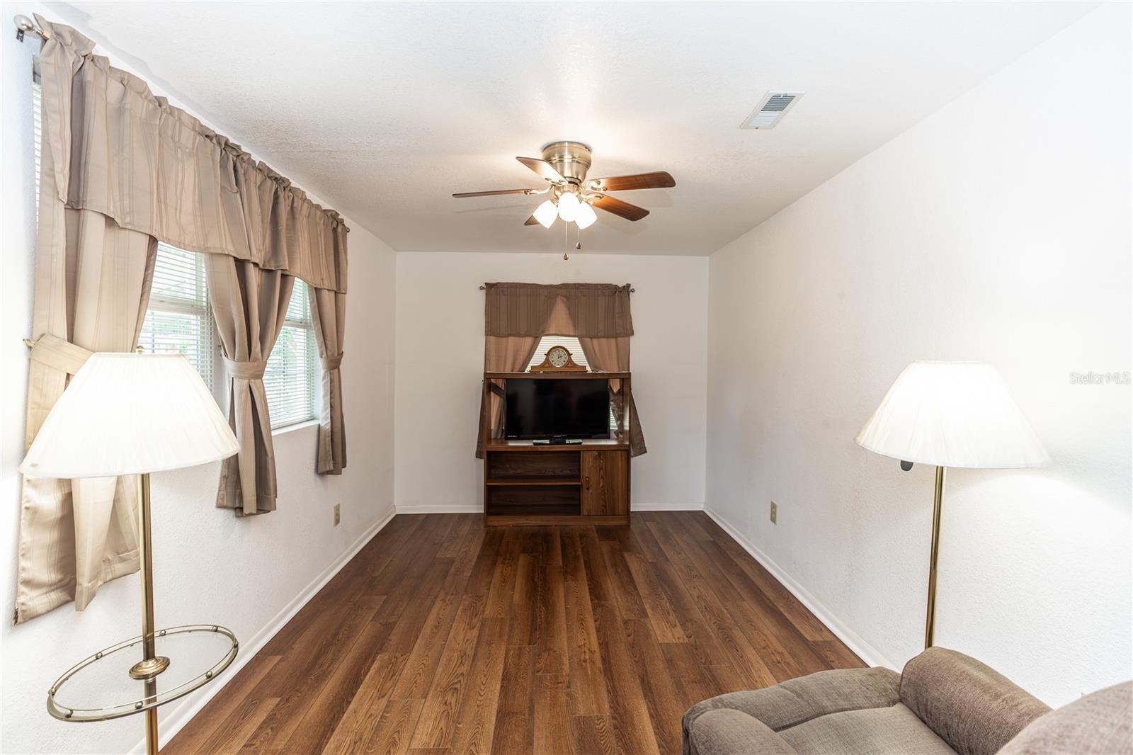 574 E NORMANDY BLVD, DELTONA, FL, 32725