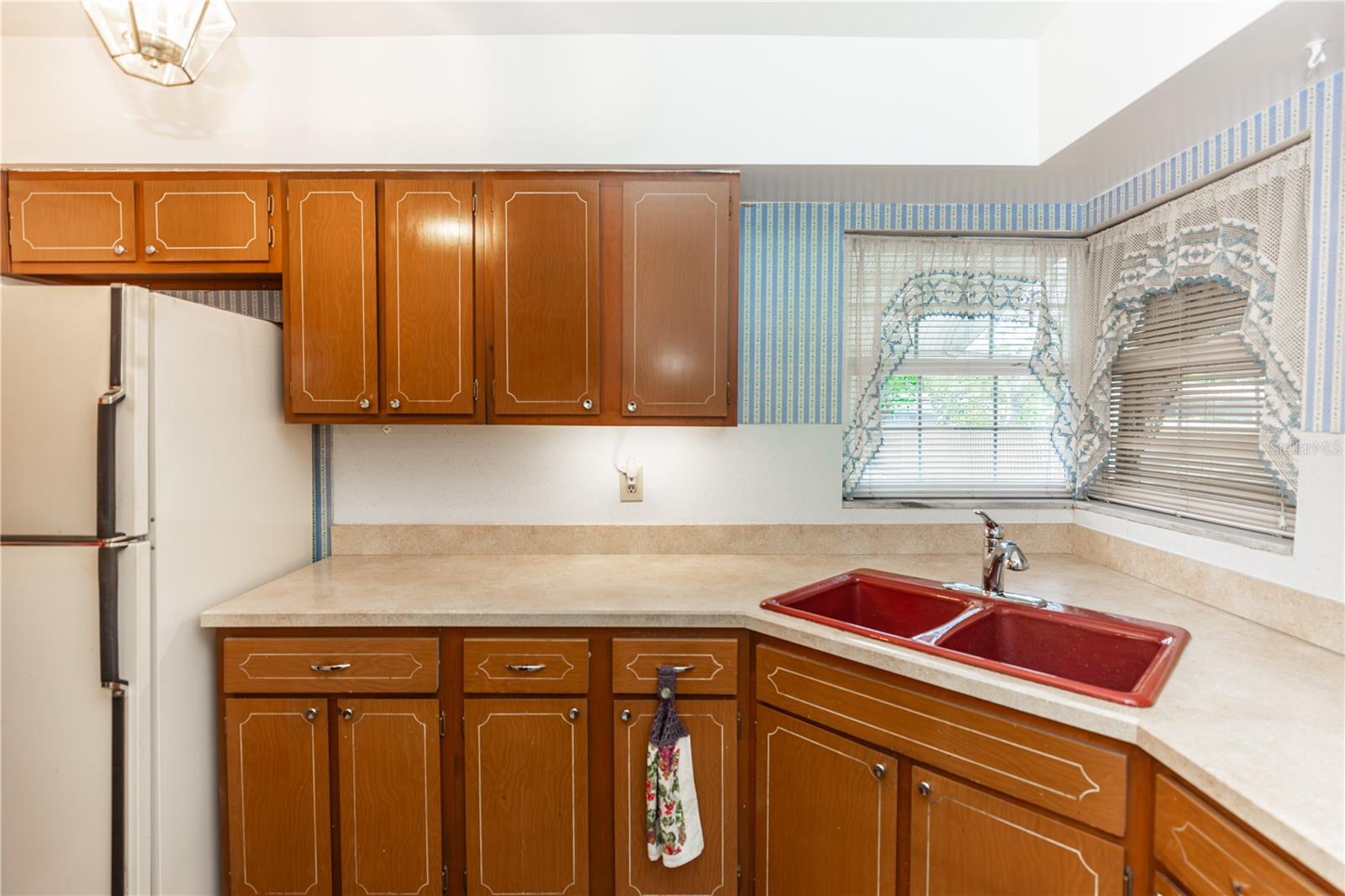 574 E NORMANDY BLVD, DELTONA, FL, 32725