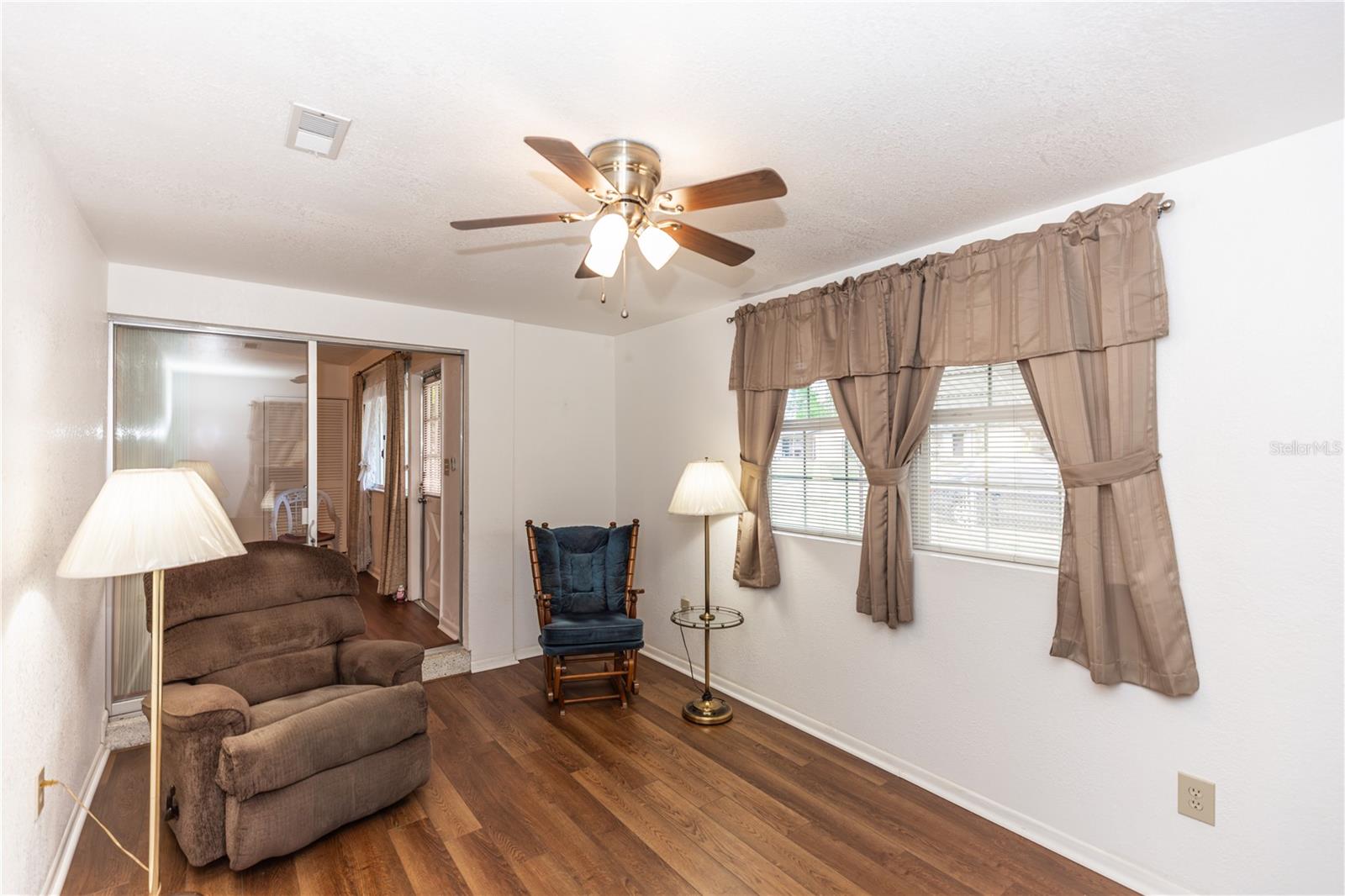 574 E NORMANDY BLVD, DELTONA, FL, 32725