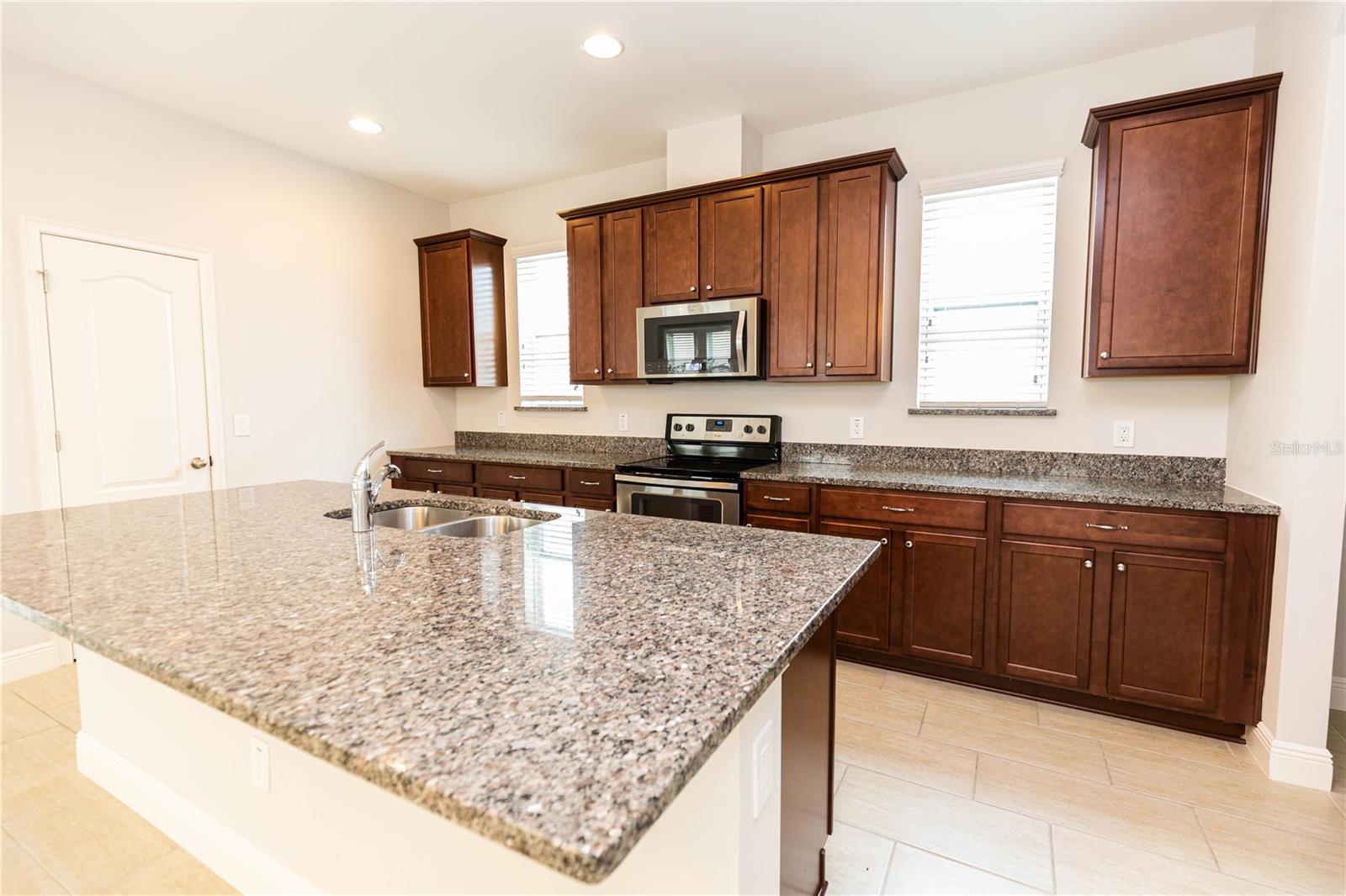 7237 RAMBLING WATER WAY, WINDERMERE, FL, 34786