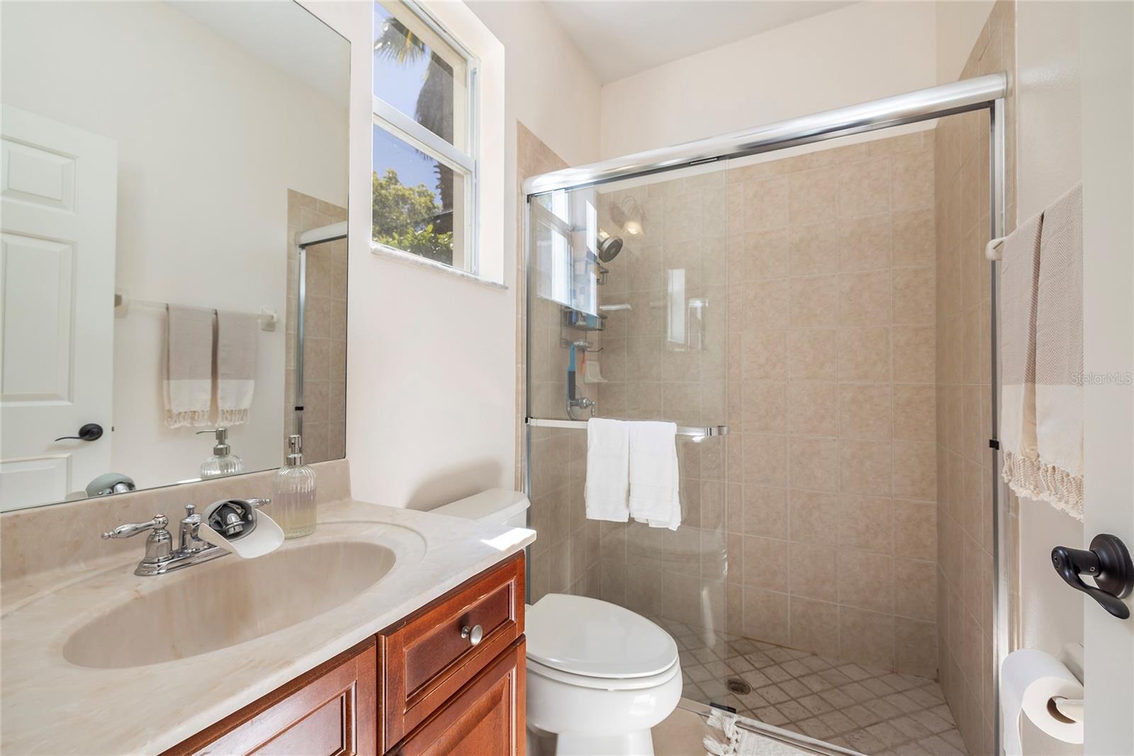 Pool Bathroom 3