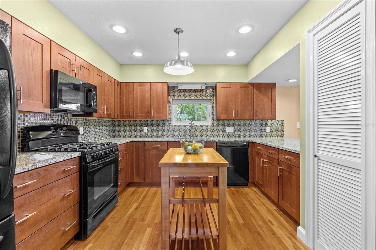 856 WISCONSIN AVE, PALM HARBOR, FL, 34683