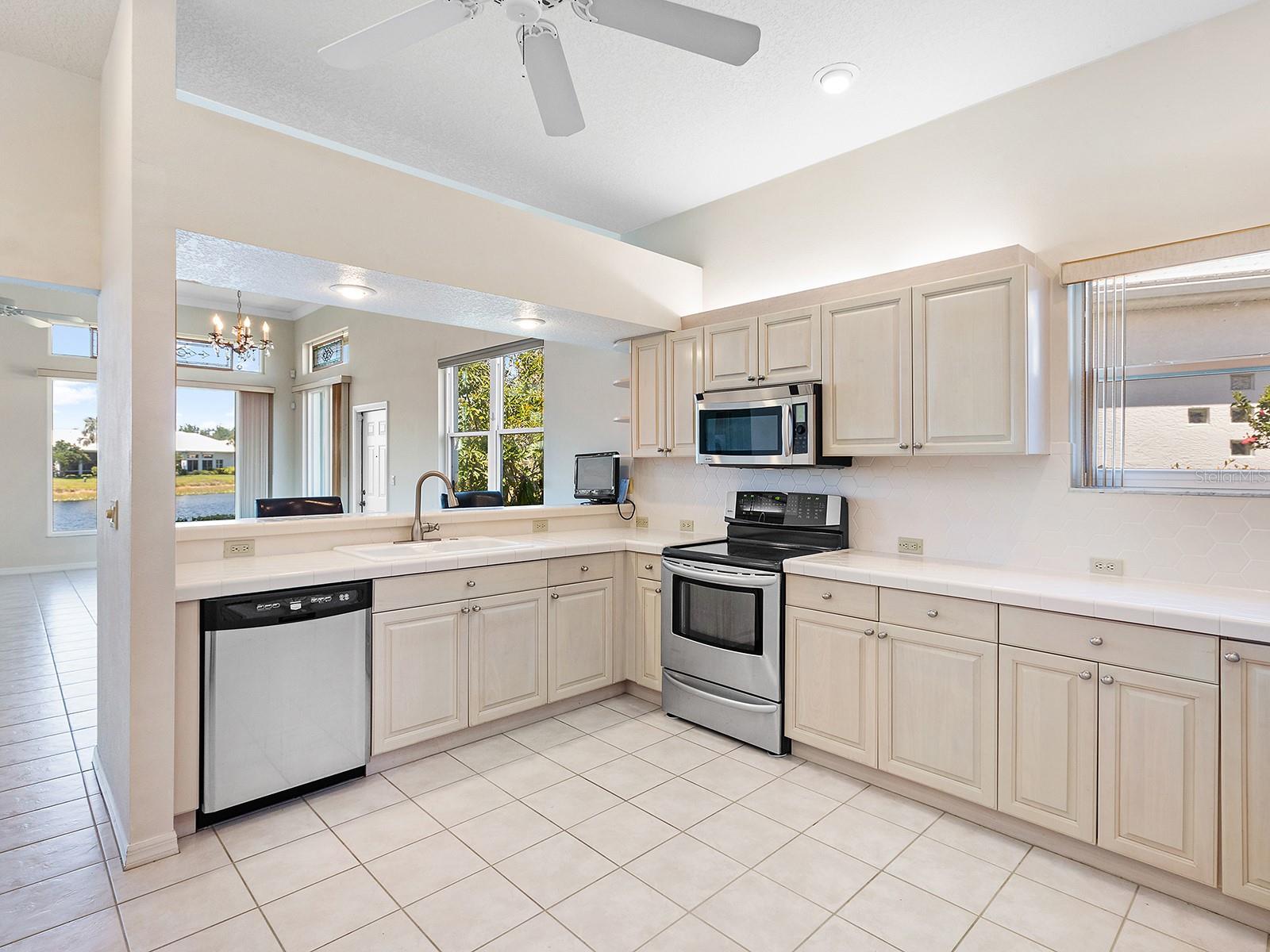 643 CROSSFIELD CIR #13, VENICE, FL, 34293