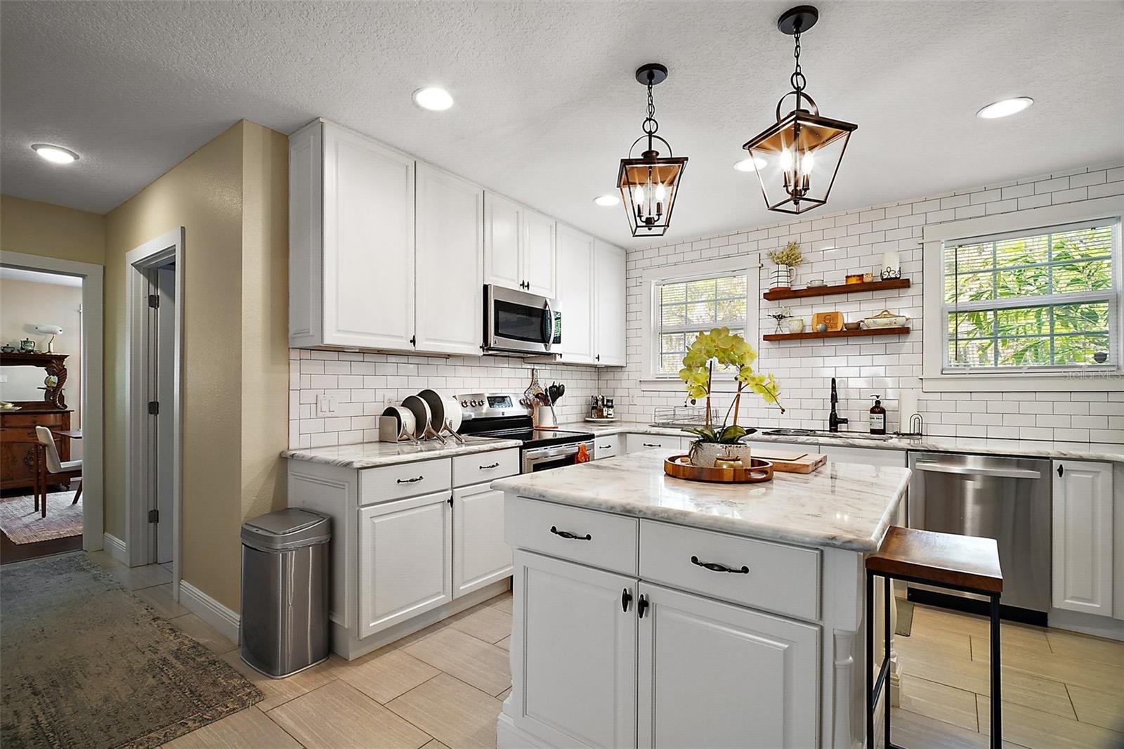 102 N CLAYTON ST N, MOUNT DORA, FL, 32757