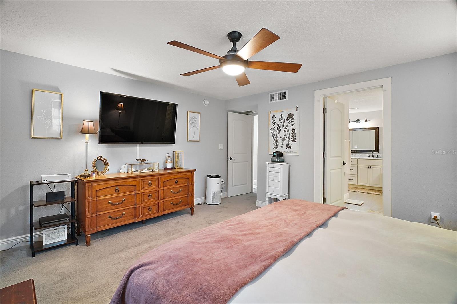 102 N CLAYTON ST N, MOUNT DORA, FL, 32757