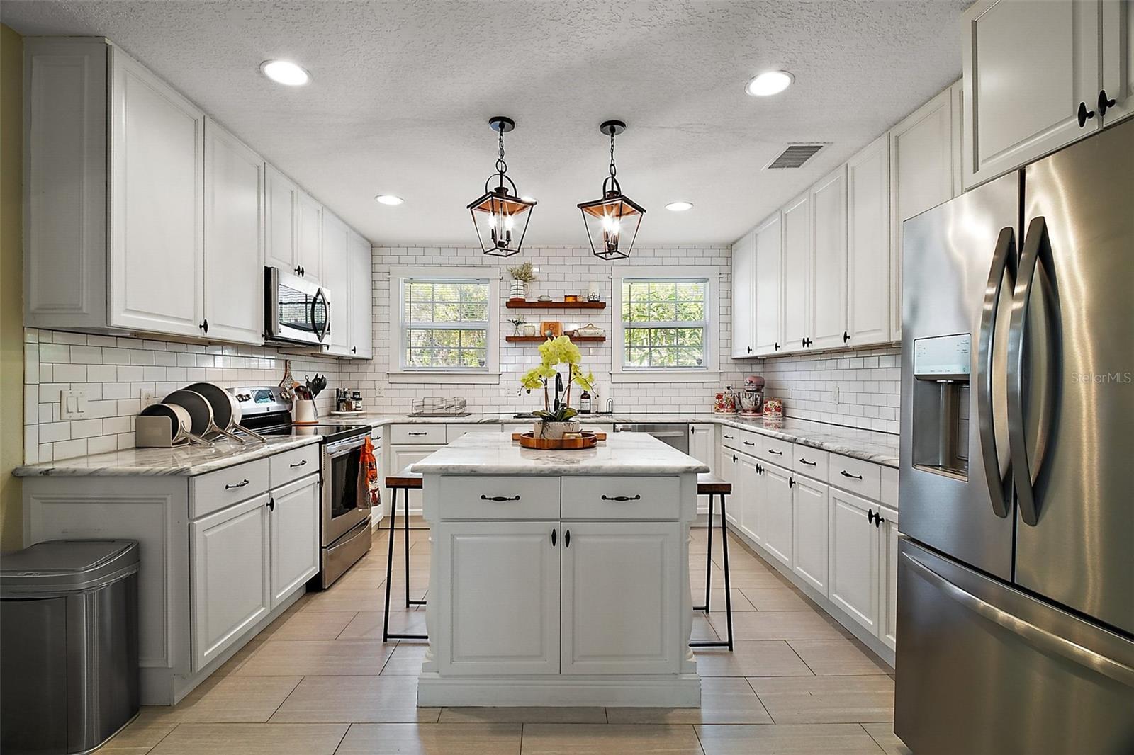 102 N CLAYTON ST N, MOUNT DORA, FL, 32757