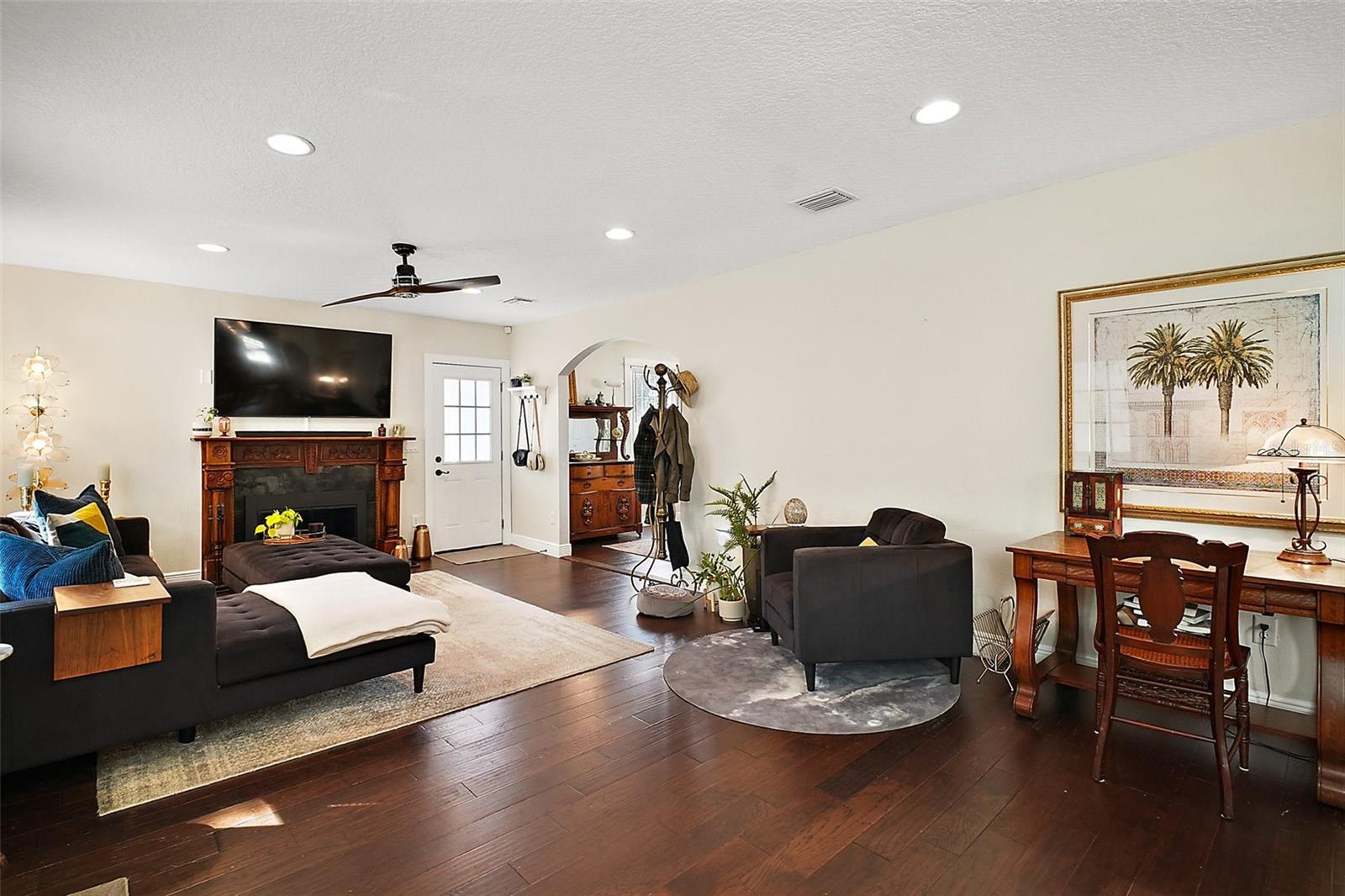 102 N CLAYTON ST N, MOUNT DORA, FL, 32757