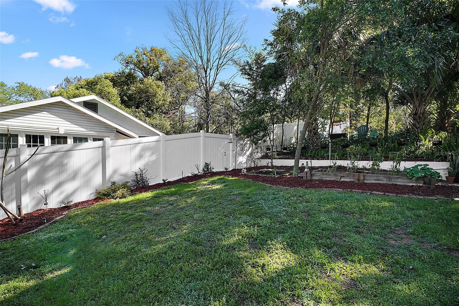 102 N CLAYTON ST N, MOUNT DORA, FL, 32757
