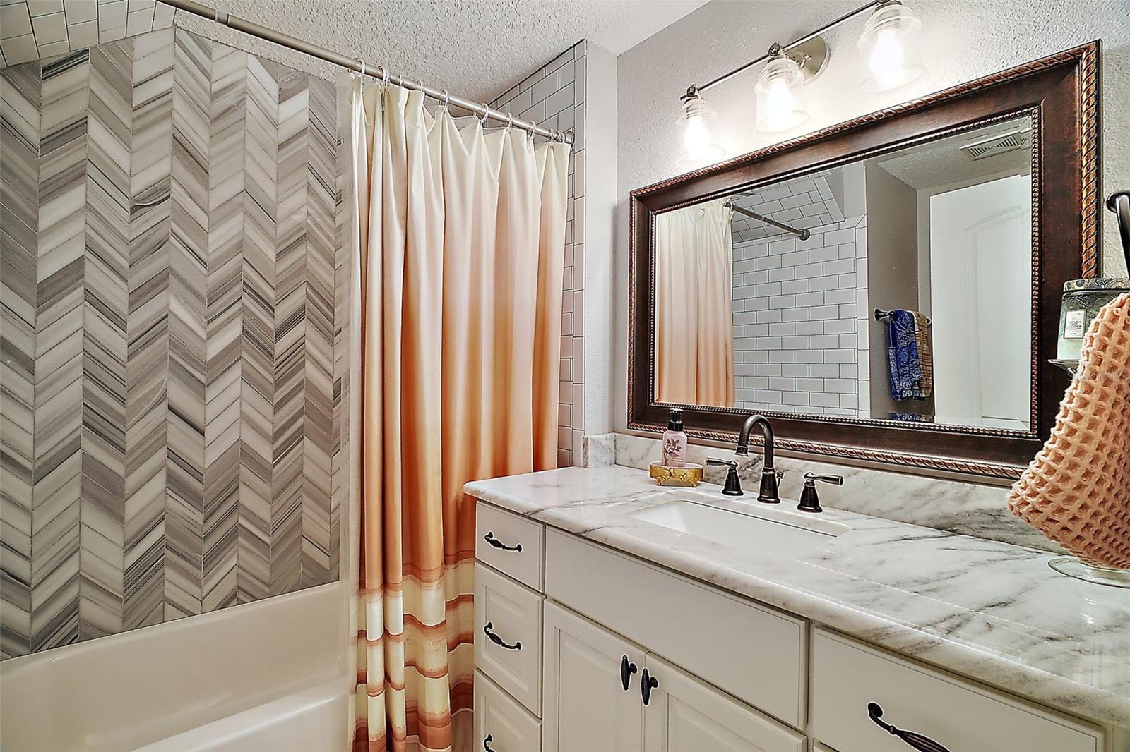 102 N CLAYTON ST N, MOUNT DORA, FL, 32757