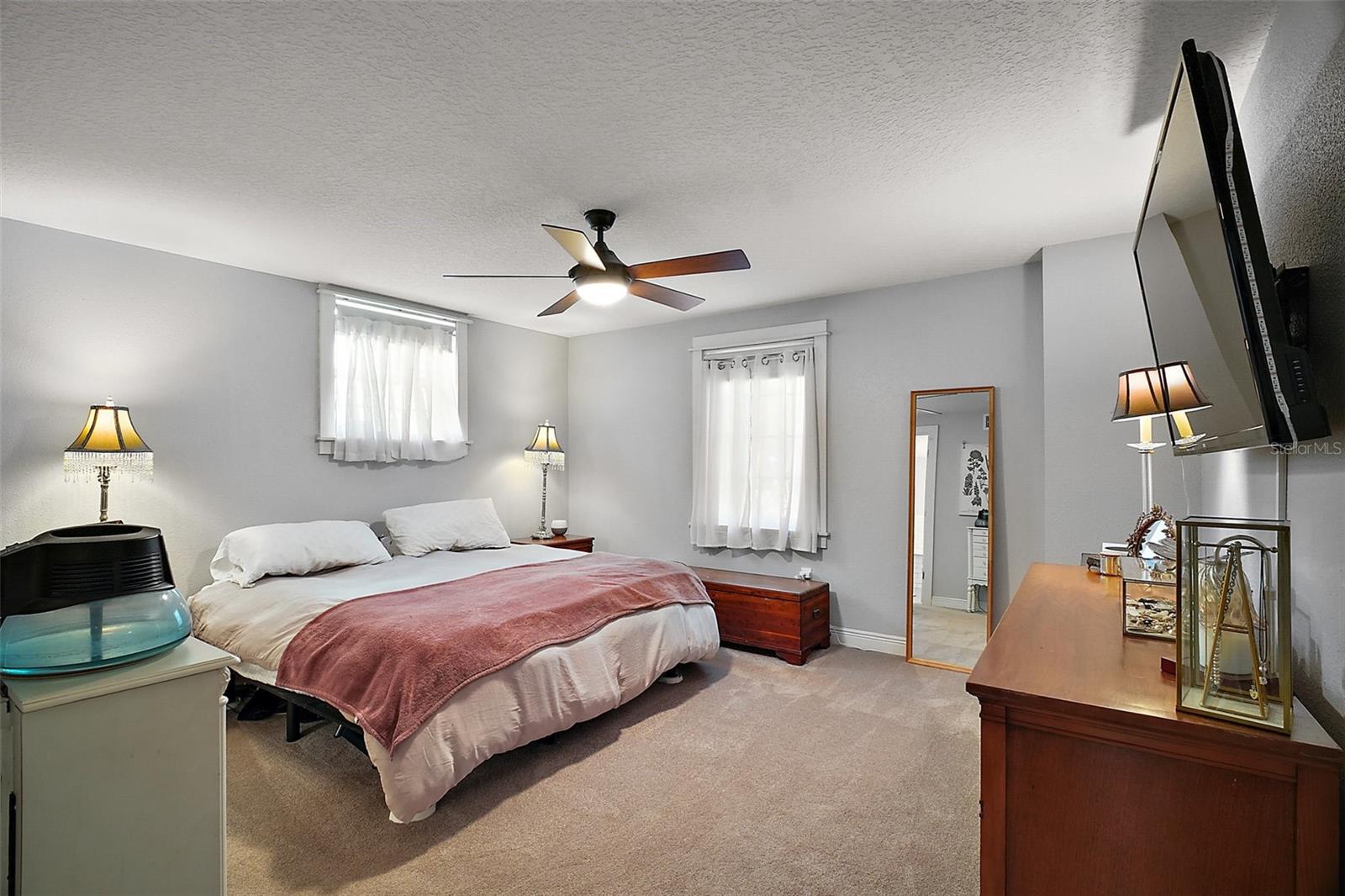 102 N CLAYTON ST N, MOUNT DORA, FL, 32757