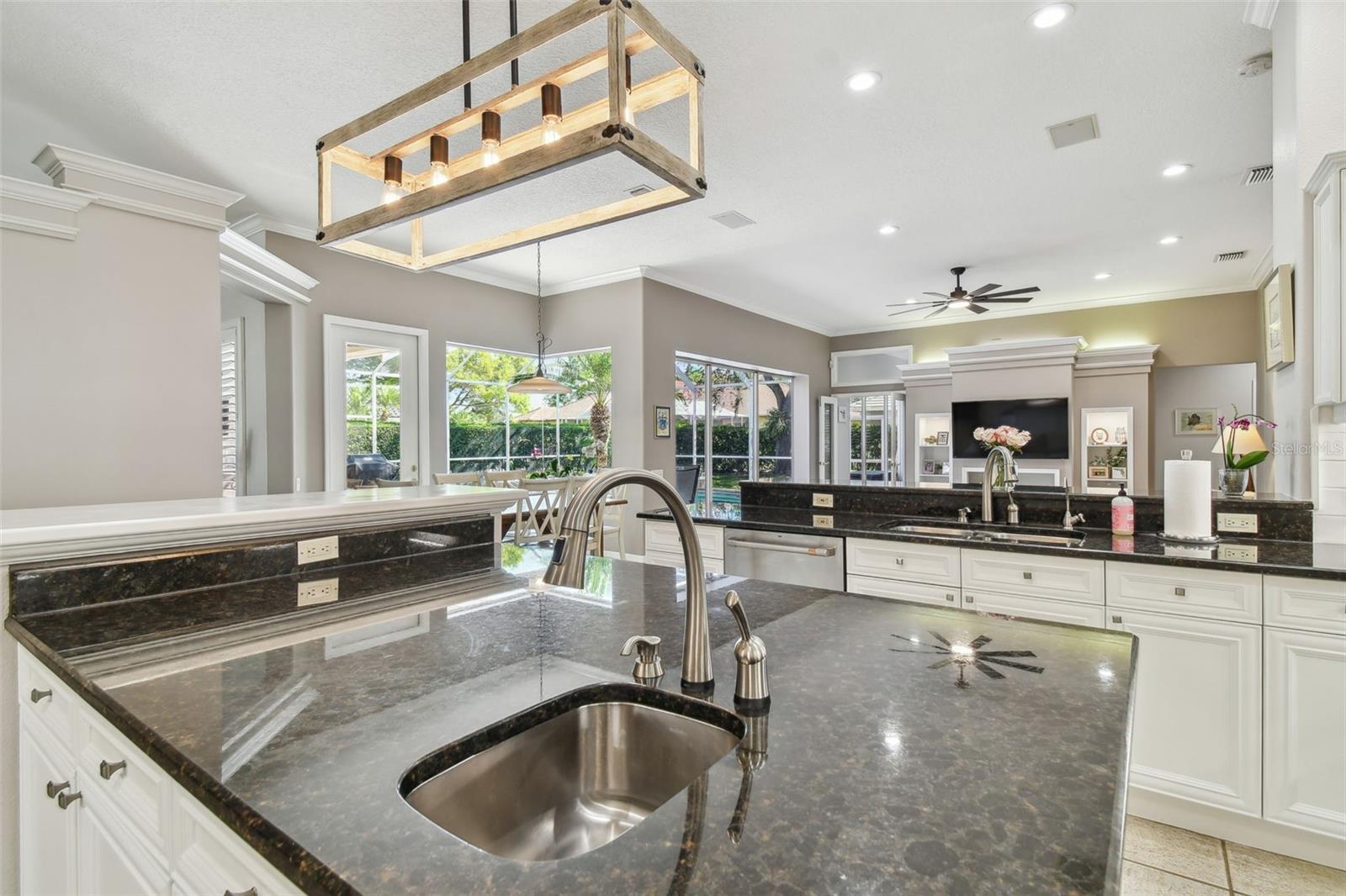 9173 HIGHLAND RIDGE WAY, TAMPA, FL, 33647