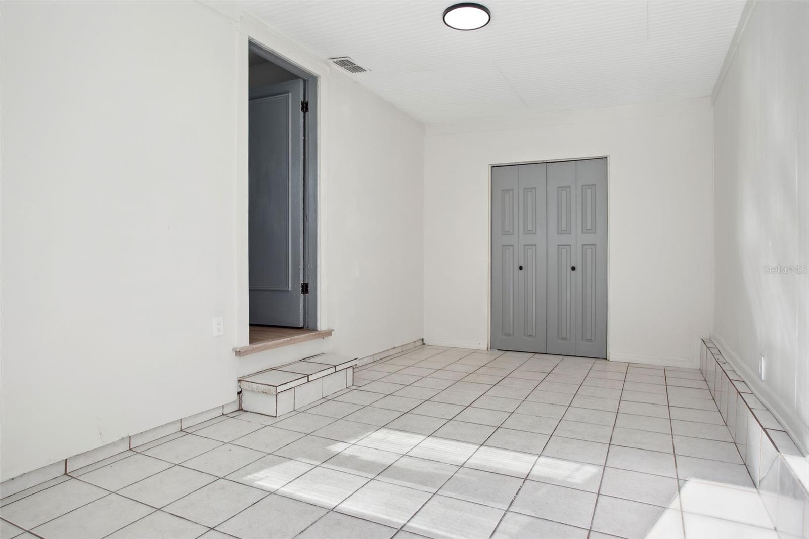 2125 ACORN PL S, ST PETERSBURG, FL, 33712