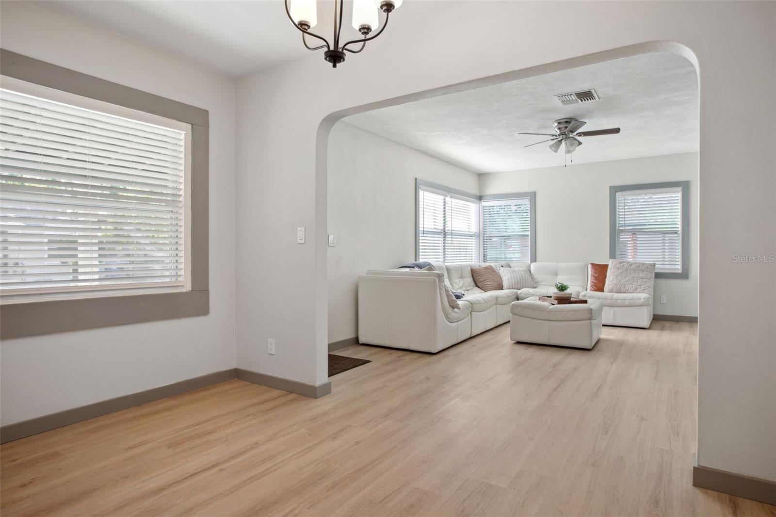 2125 ACORN PL S, ST PETERSBURG, FL, 33712