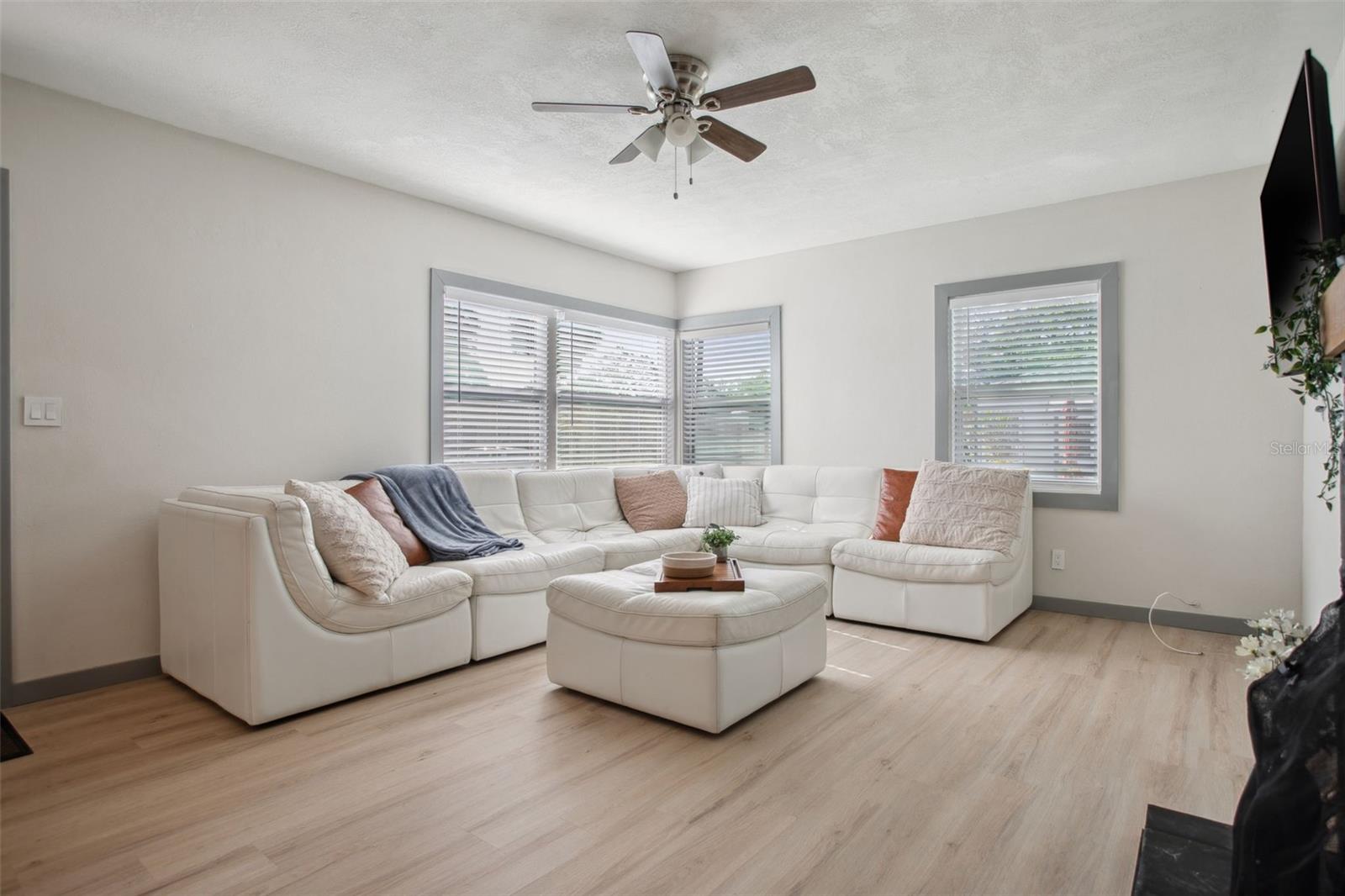 2125 ACORN PL S, ST PETERSBURG, FL, 33712
