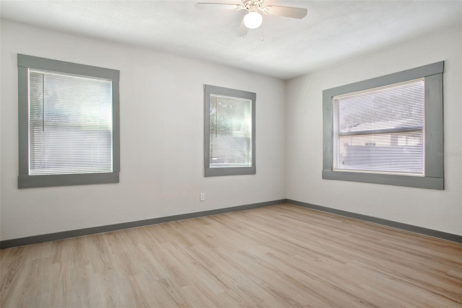 2125 ACORN PL S, ST PETERSBURG, FL, 33712