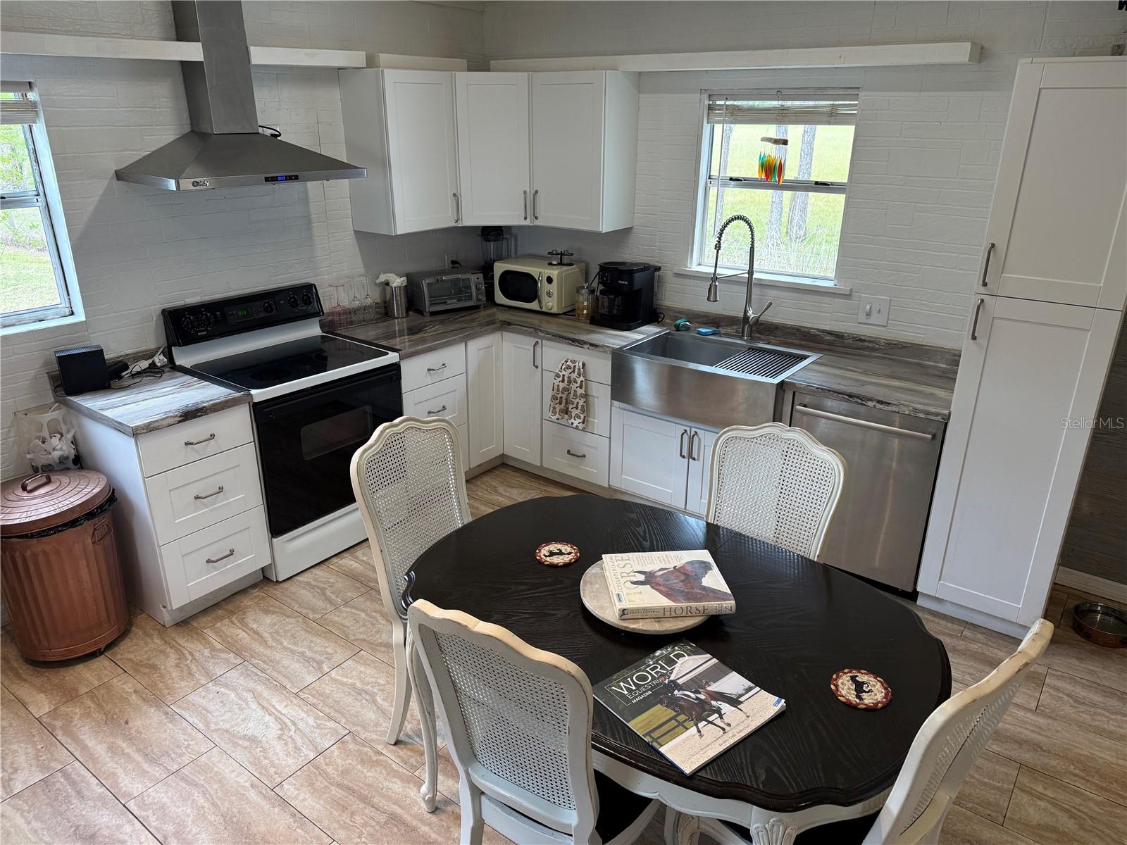 1010 COUNTY ROAD 416N, LAKE PANASOFFKEE, FL, 33538