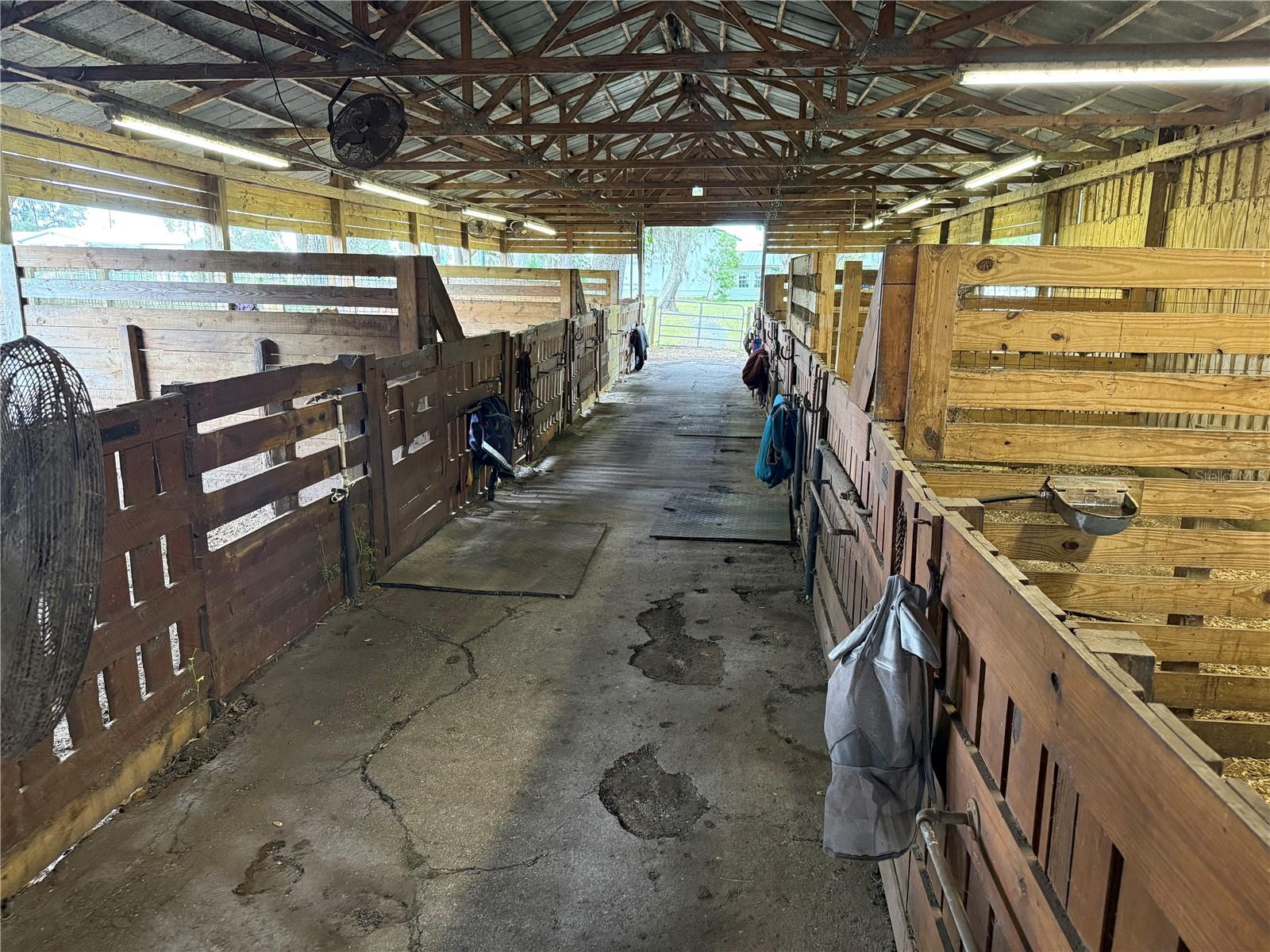 1010 COUNTY ROAD 416N, LAKE PANASOFFKEE, FL, 33538