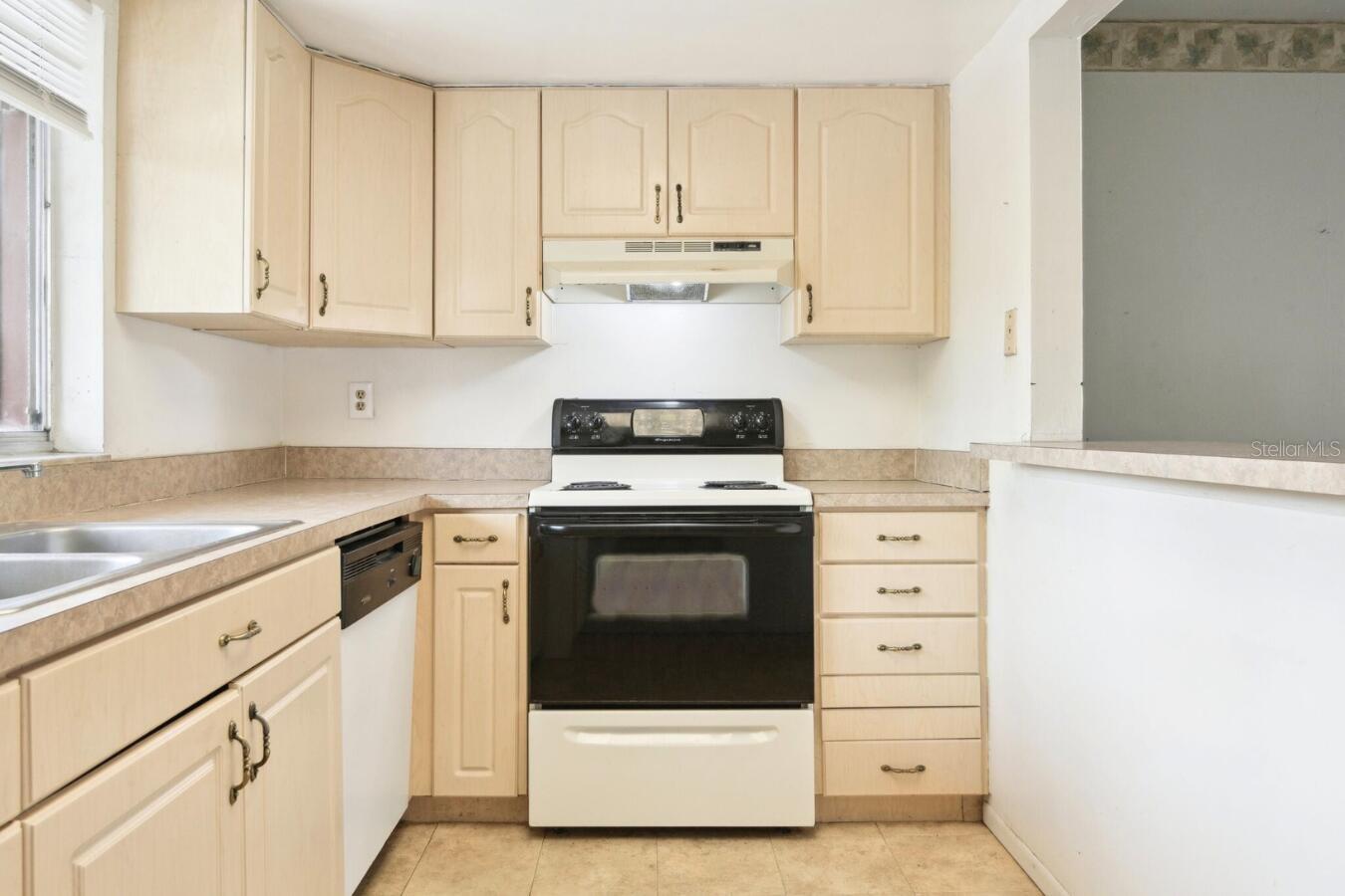 3821 S LAKE DR #224, TAMPA, FL, 33614