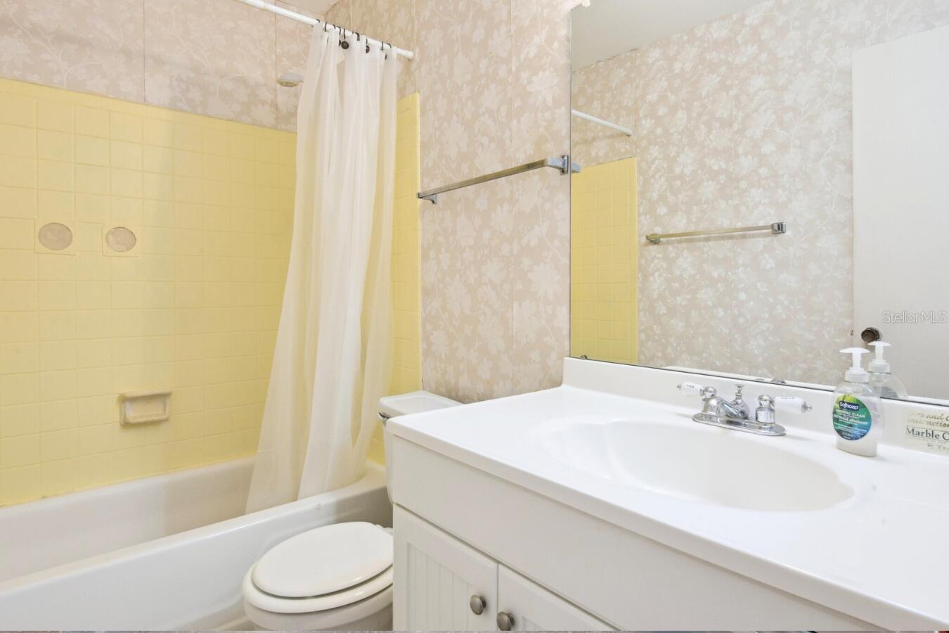 3821 S LAKE DR #224, TAMPA, FL, 33614