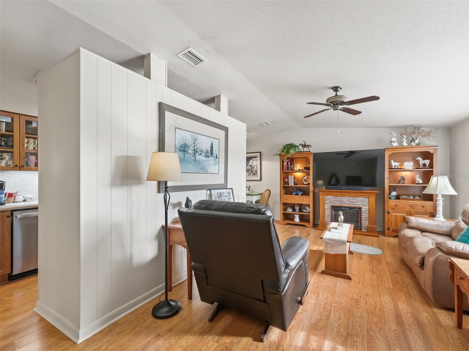 2376 CR 444, LAKE PANASOFFKEE, FL, 33538