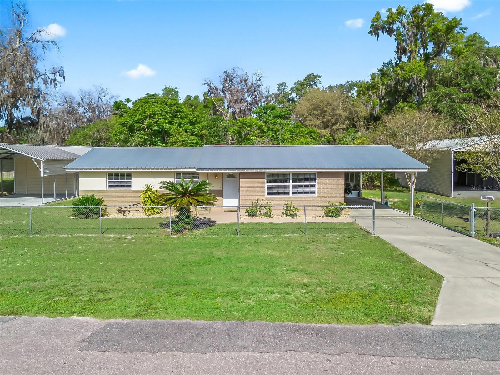 2376 CR 444, LAKE PANASOFFKEE, FL, 33538