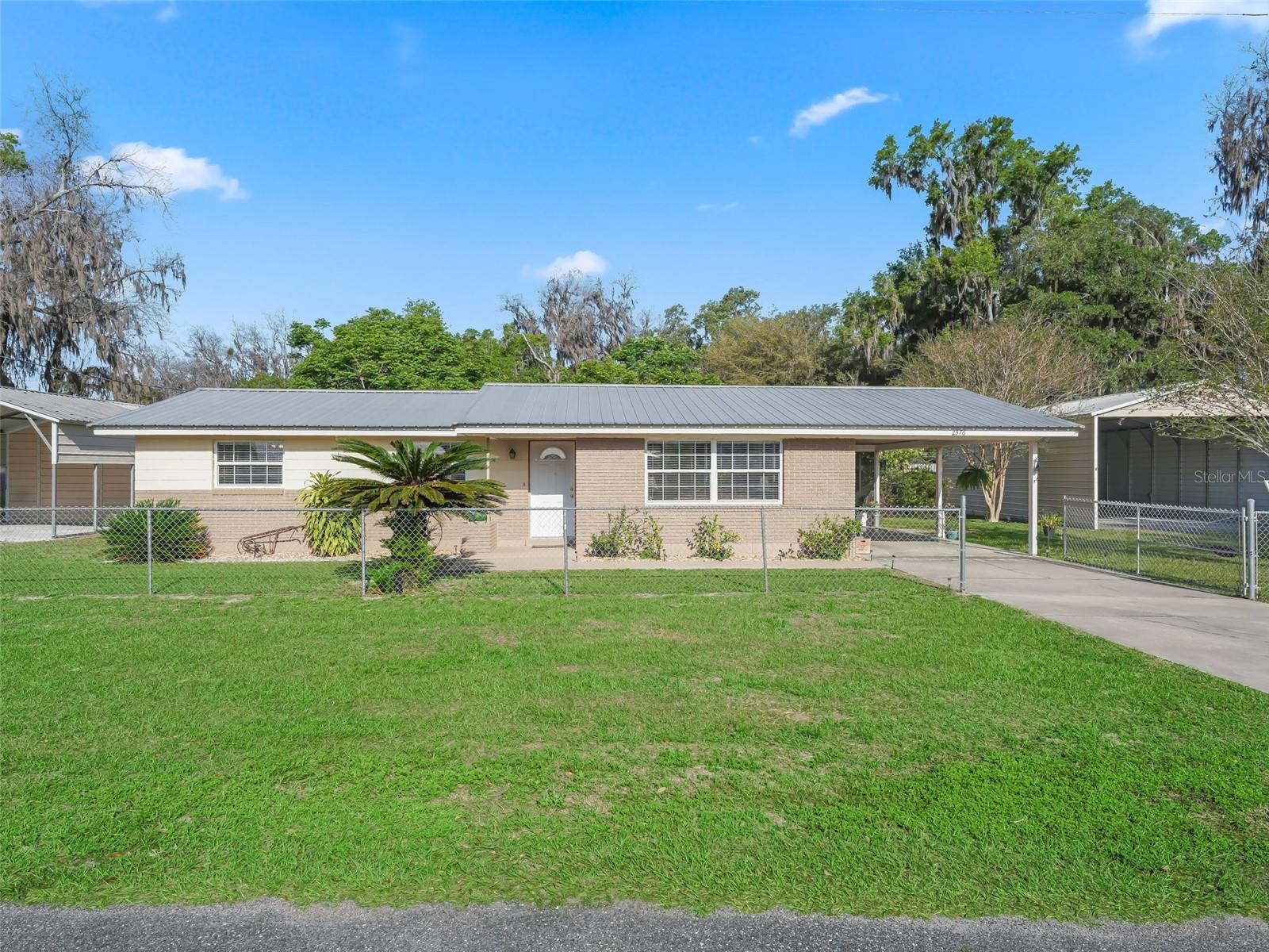 2376 CR 444, LAKE PANASOFFKEE, FL, 33538