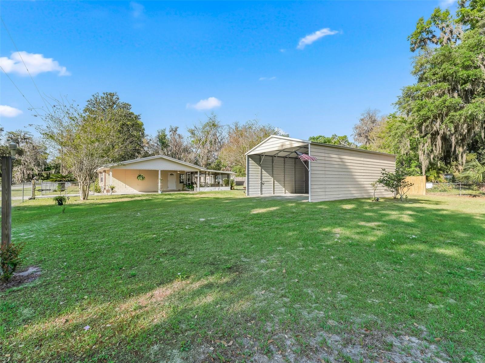 2376 CR 444, LAKE PANASOFFKEE, FL, 33538