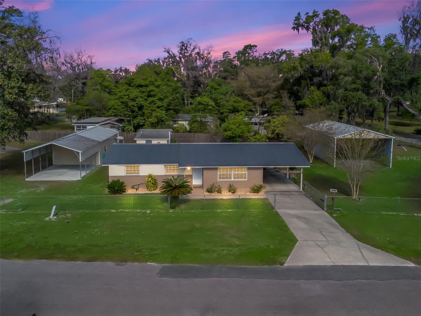 2376 CR 444, LAKE PANASOFFKEE, FL, 33538