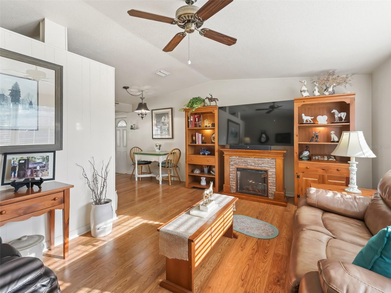 2376 CR 444, LAKE PANASOFFKEE, FL, 33538
