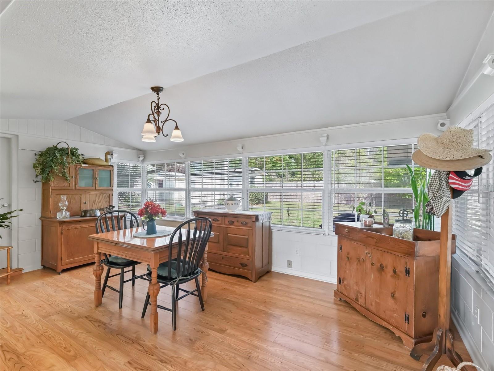 2376 CR 444, LAKE PANASOFFKEE, FL, 33538