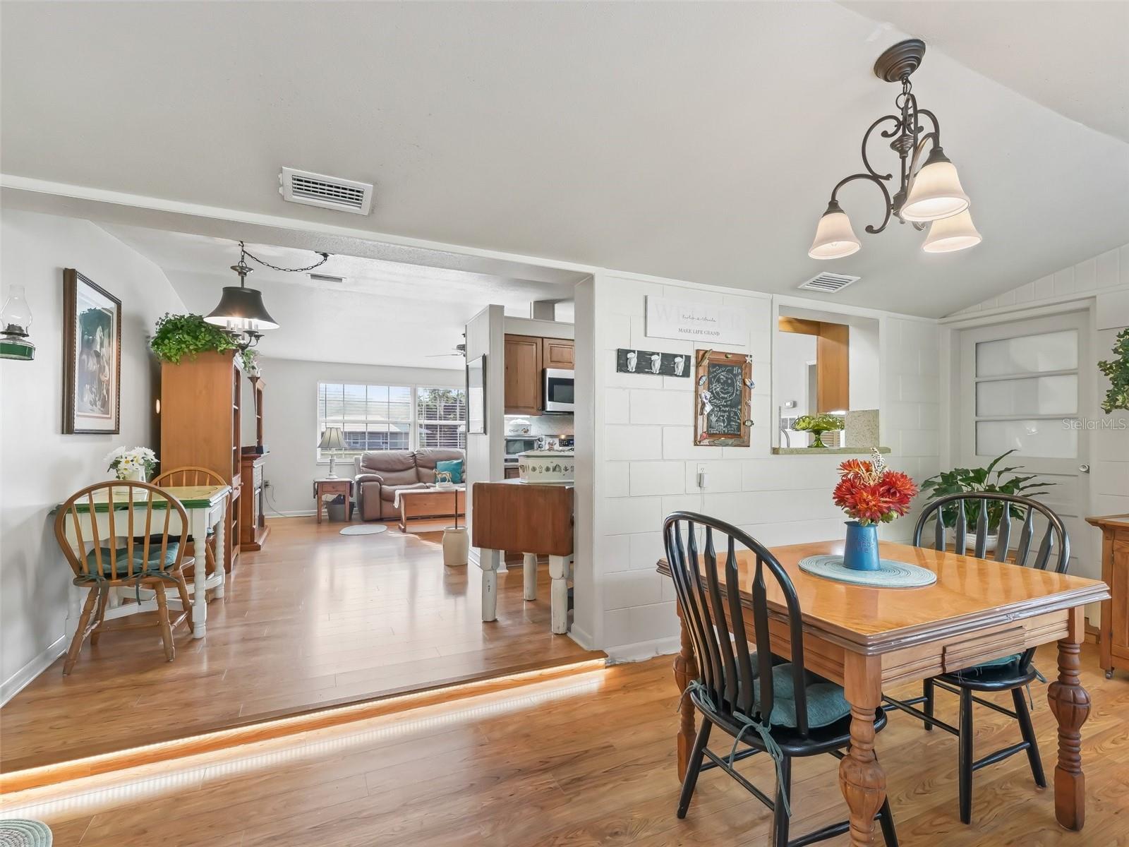 2376 CR 444, LAKE PANASOFFKEE, FL, 33538