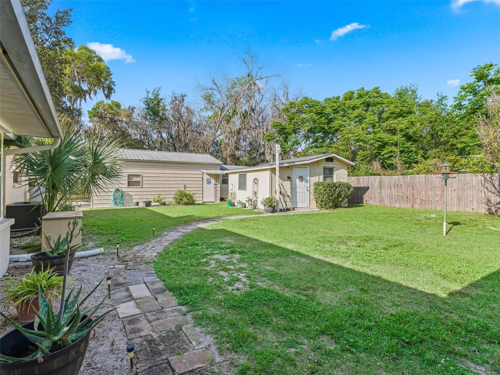 2376 CR 444, LAKE PANASOFFKEE, FL, 33538