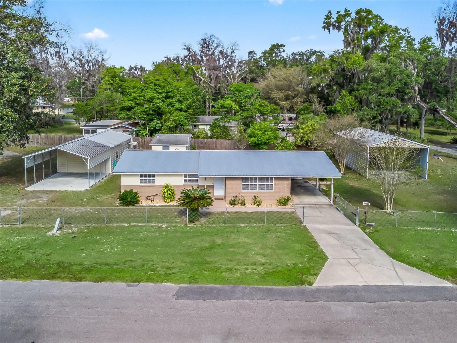 2376 CR 444, LAKE PANASOFFKEE, FL, 33538
